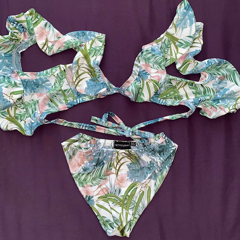 Pretty Little Thing Leafy Bikini Set